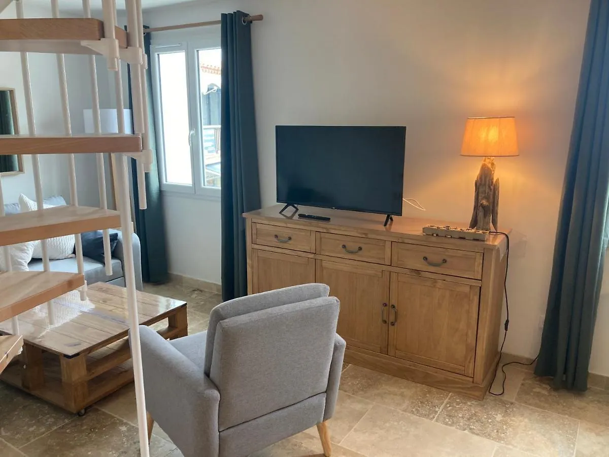 Appartement Neuf Coeur Du Village Saintes-Maries-de-la-Mer Apartment